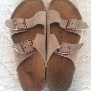 🌵Birkenstock Arizona Taupe size 41